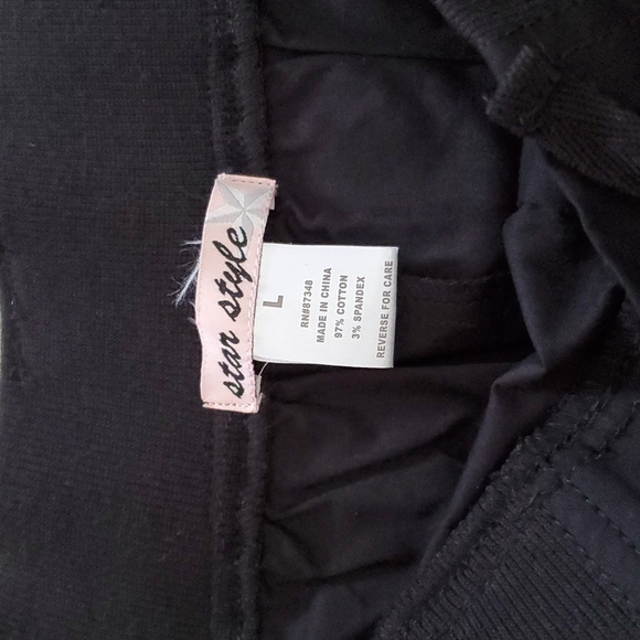 Black shorts with comfort waist band size large - Picture 3 of 5